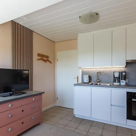 Hus-pellworm-3-ferienwohnung-meeresbrise * Pellworm
