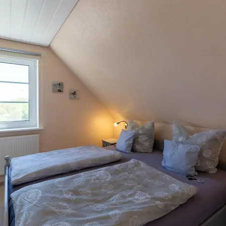 Hus-pellworm-3-ferienwohnung-meeresbrise * Pellworm